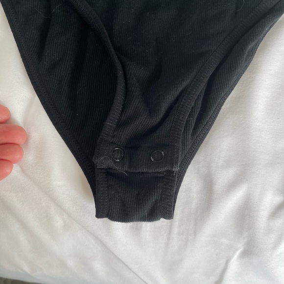 Aritzia Talula Bodysuit - Picture 3 of 4
